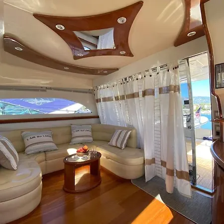 Yacht Le Yauta Vecchio * Porto-Vecchio (Corsica)