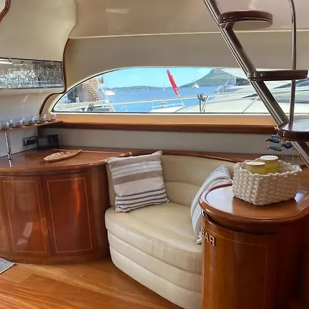 Bateau-hôtel Yacht Le Yauta Vecchio