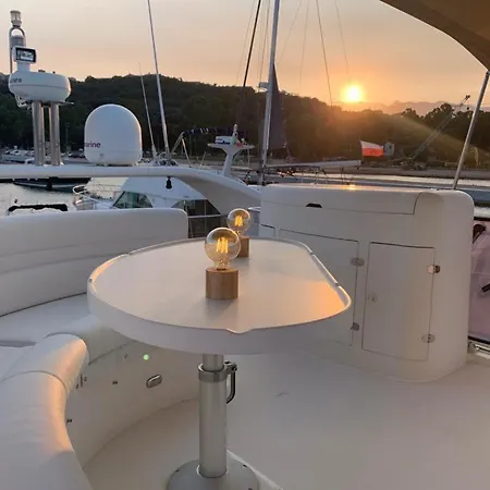 Yacht Le Yauta Vecchio Bateau-hôtel